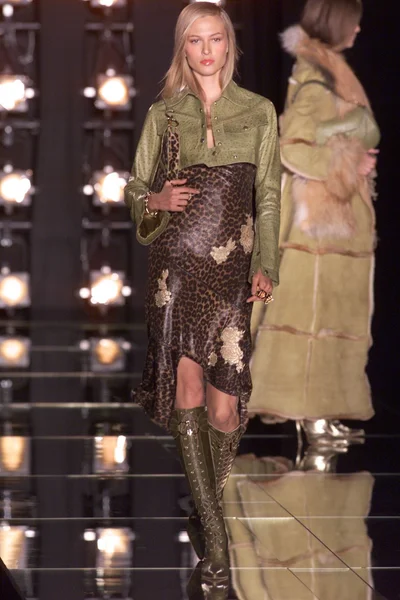 Look 13